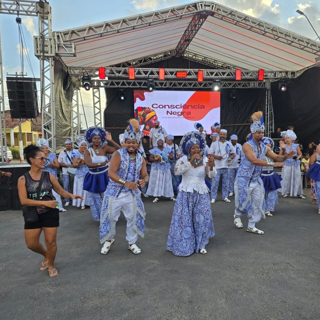 Instagram post from afoxeomonile. This post is in position 5.